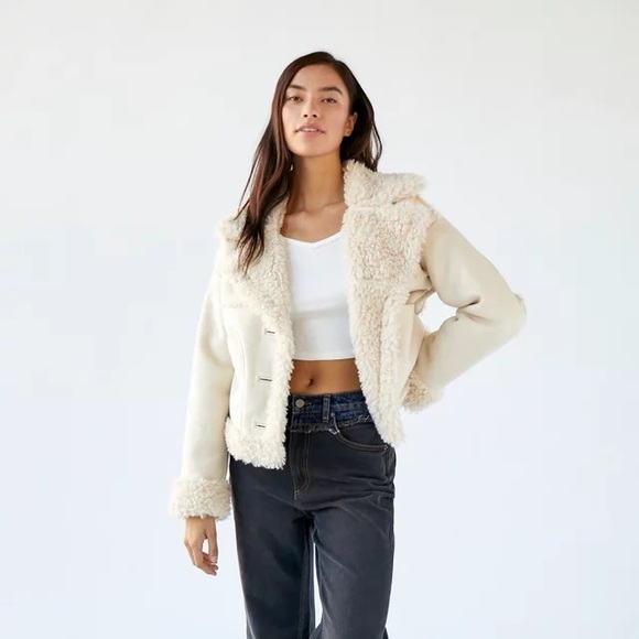 URBAN OUTFITTERS IVORY SHERPA COAT - NWT - Picture 2 of 4